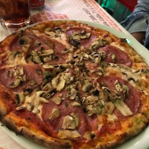 salami & hongos