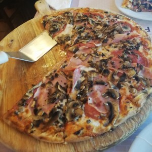 Pizza cuatro estaciones