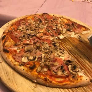 Pizza Cuatro Estaciones