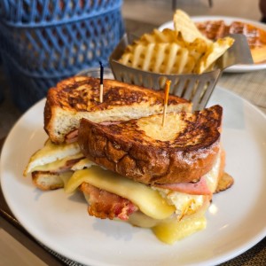 Desayunos - Sandwich Montecristo