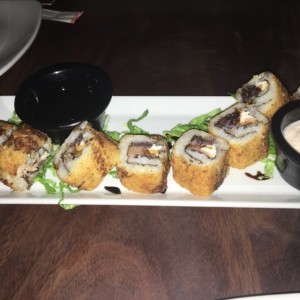 sushi frito de salmon ahumado