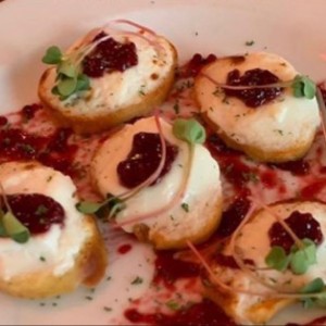 goat cheese crostini