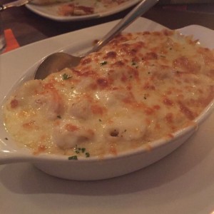 camarones mac n cheese