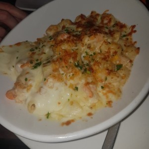 mac and cheese con camarones