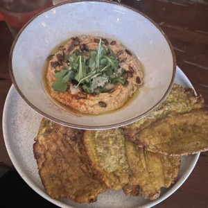 Patacones con Humus