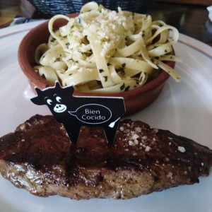flat iron spaguetti al pesto