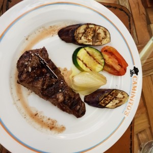 media colita de cuadril con vegetales a la parrilla