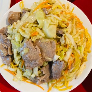 Chow mein de pollo.