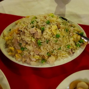 Arroz frito con pollo