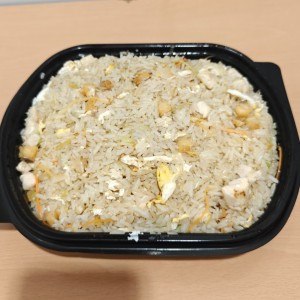 Arroz frito con gallina y bacalao