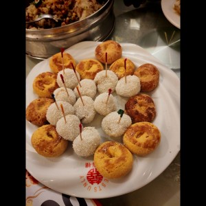Bolita de coco y mantecado (postre) 