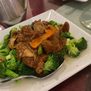 Bistec con brocoli