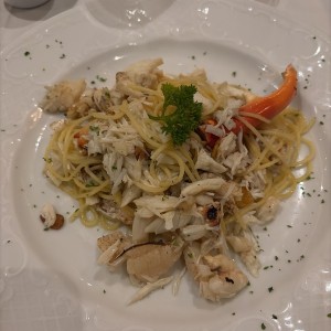 Centollo al oleo con spaguetti
