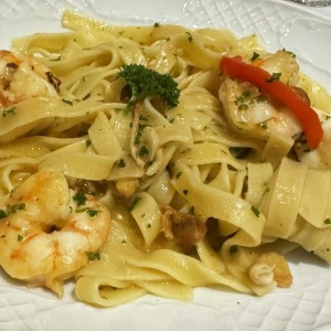 Fettucine con Langostinos al Olio