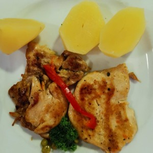 Pollo a la Plancha c/papa asada