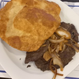 Carnes - Bistec de Higado con Hojaldre