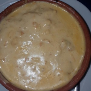 cazuela de corvina en salsa de langosta