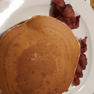 pancakes con bacon
