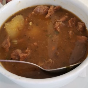 Sopa de lenteja con carne