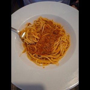 Spaguettis a la bolognesa