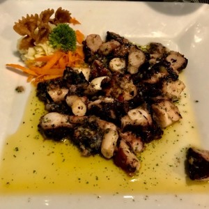 Pulpo al Ajillo