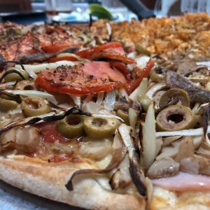 pizza atheniense y pollo