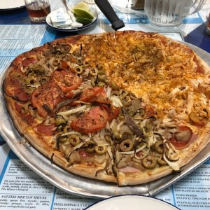 pizza atheniense y pollo