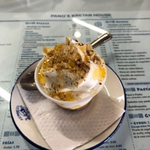 yogurt natural de miel con nueces