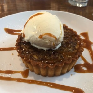 pecan pie with ice cream !