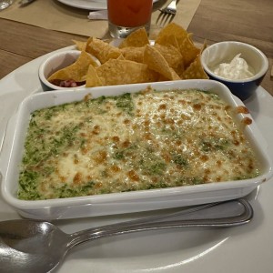 Spinach, Cheese & Artichoke Dip