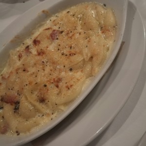 Baked mac and cheese with bacon