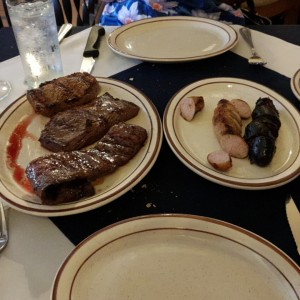 Corte de tres carne y chorizo con morcilla