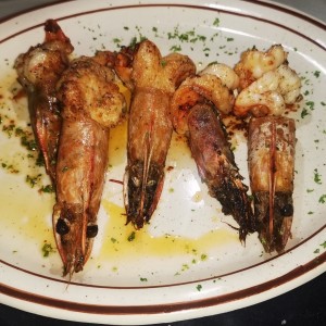LANGOSTINOS AL AJILLO ??pocos y sobre cocidos
