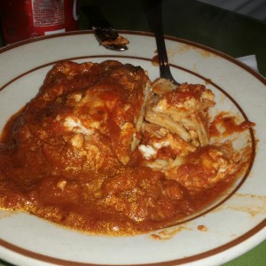 Lasagna en salsa roja