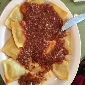 raviolis a la bolognesa