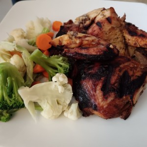 Pollo - 1/2 Pollo Asado con vegetales