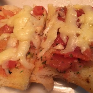 Entrada - Panm con tomate y mozzarella