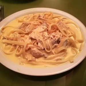 Fettuccine Alfredo con Polli