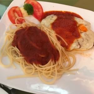 Chuleta alla Parmigiana con Spaghetti en Salsa de Tomate