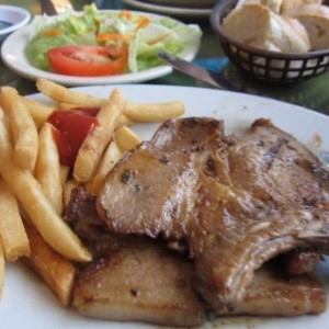 Chuleta con Papas Fritas