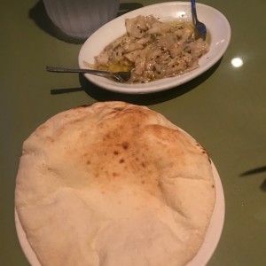 berenjena a la vinagreta con pan pita