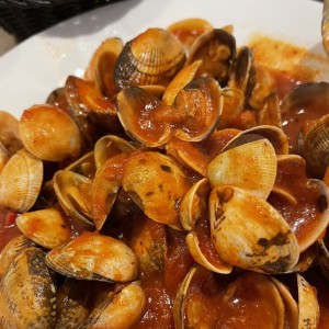 Almejas Napolitanas salsa roja