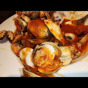 Almejas Napolitanas salsa roja