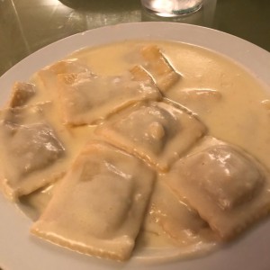 Ravioli Salsa Alfredo