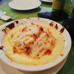 Lasagna gratinada de pollo