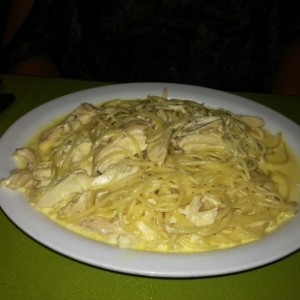 pasta alfredo con pollo