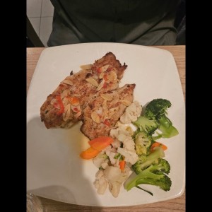 Mariscos - Corvina al Ajillo
