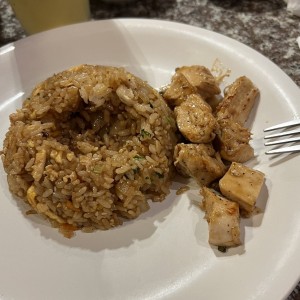 Arroz frito y pollo