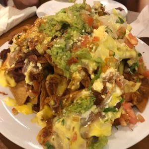Nachos de Cochinilla Pibil