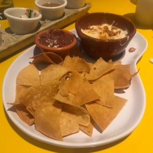 queso fundido con carne